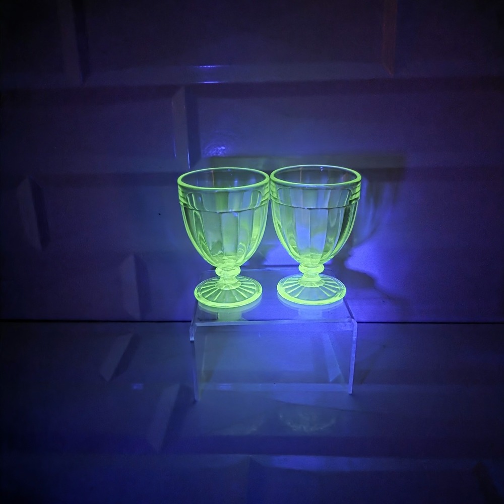 2 Anchor Hocking Pillar Optic Green Cordial Glasses 3 1/8" Uranium Glass - Picture 11 of 11